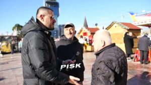 “Mbesa mori th*kën për të g*ditur motrën”, i moshuari: Shoqërinë tonë e shkatrroi politika dhe media